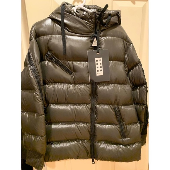 New Moncler liriope quilted glossed-shell down jacket in olive green color - Picture 8 of 14